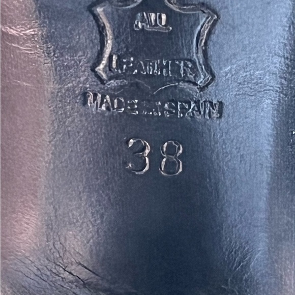 Max Azria Brie Black/Purple Combo Leather/Fur Strappy Peep Toe Heels Sz 38/7 GUC - Picture 8 of 16